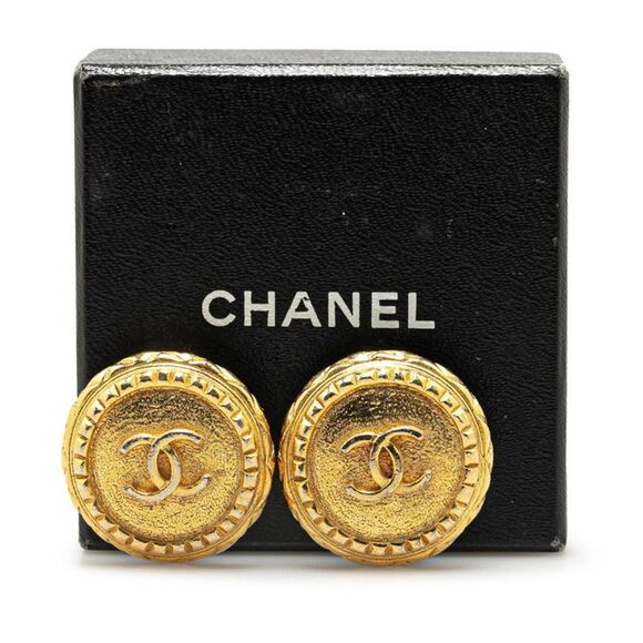 Pre Loved chanel Women Gold Earrings - Picture 4 of 8
